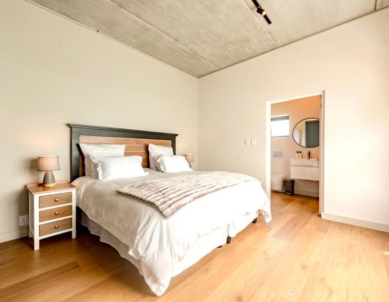 To Let 4 Bedroom Property for Rent in Keurboomstrand Western Cape